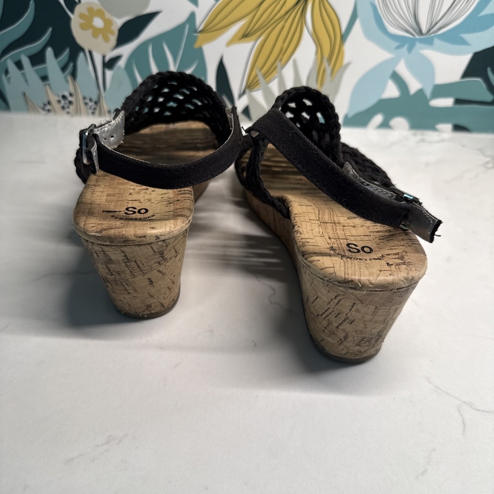 SO® Taffy Women's Wedge Sandals Color: Black Size: 6 - Picture 3 of 5